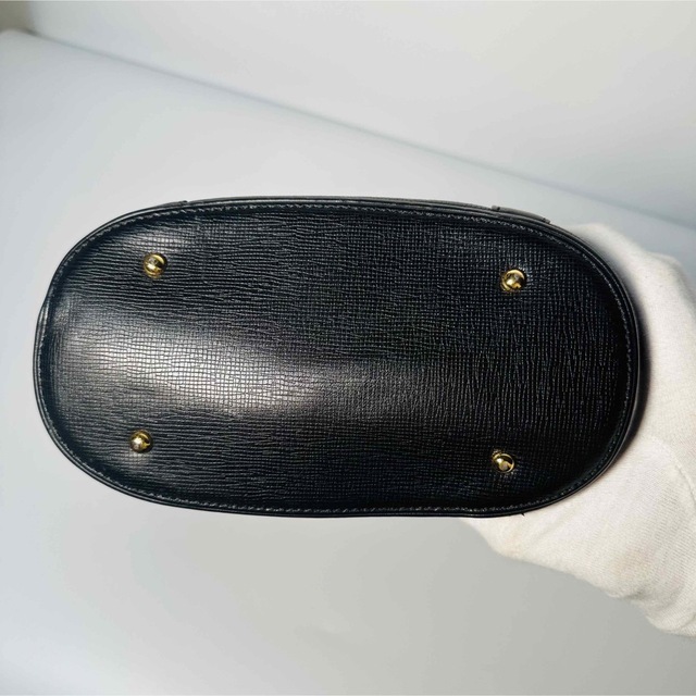 ☆ラスト1点限り☆ MCM ハンドバッグ レザー ゴールド ロゴ 人気 ☆ラスト1点限り☆ MCM ハンドバッグ レザー ゴールド ロゴ 人気