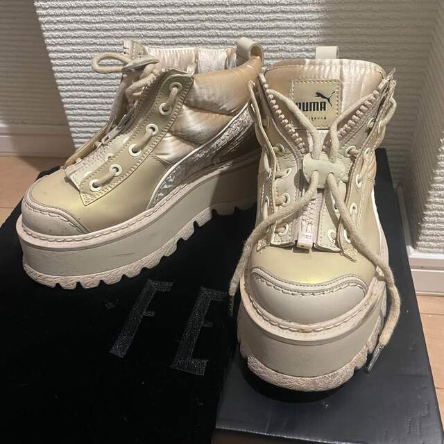 fenty puma リアーナ　24cm 厚底　人気　ロンドン購入品