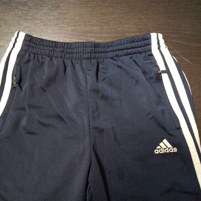 adidas(アディダス)のadidasジャージパンツsize130 キッズ/ベビー/マタニティのキッズ服男の子用(90cm~)(パンツ/スパッツ)の商品写真