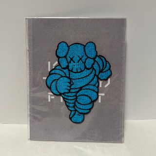 新品　カウズ　ワッペン　青　CHUM kaws TOKYOFIRST 東京(キャラクターグッズ)