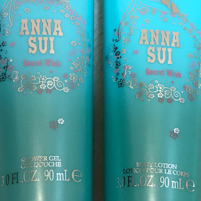 ANNA SUI(アナスイ)のANNA SUI新品未開封☆シャワージェル&ボディローションset コスメ/美容のボディケア(ボディローション/ミルク)の商品写真