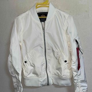 アルファインダストリーズ(ALPHA INDUSTRIES)のアルファインダスジャケットブルゾン スタジャン (スタジャン)