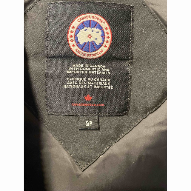 CANADA GOOSE(カナダグース)のカナダグース　レディース　ブラック レディースのジャケット/アウター(ダウンジャケット)の商品写真