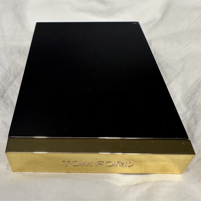 TOM FORD(トムフォード)の【新品・未使用】トムフォード アイカラー クォード 26 レオパード サン コスメ/美容のベースメイク/化粧品(アイシャドウ)の商品写真