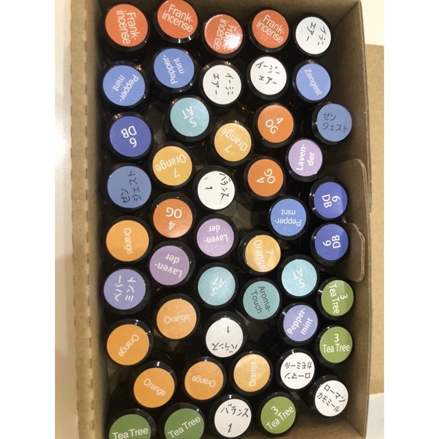doTERRA(ドテラ)の【匿名発送】お悩み別！選べるドテラ　エッセンシャルオイル　アロマオイル　精油 コスメ/美容のリラクゼーション(エッセンシャルオイル（精油）)の商品写真