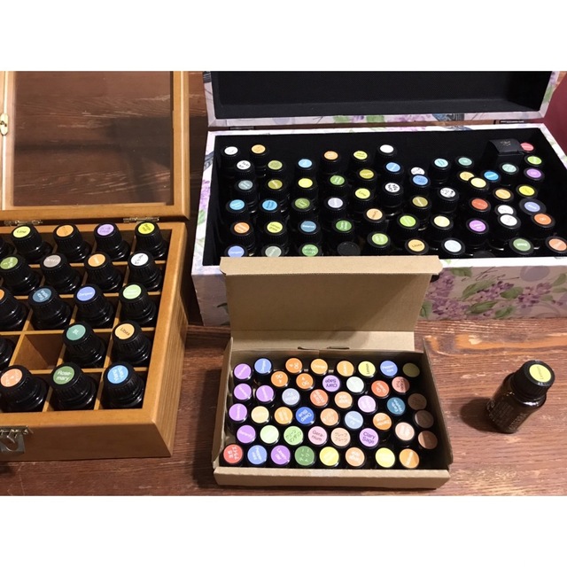 doTERRA(ドテラ)の【匿名発送】お悩み別！選べるドテラ　エッセンシャルオイル　アロマオイル　精油 コスメ/美容のリラクゼーション(エッセンシャルオイル（精油）)の商品写真