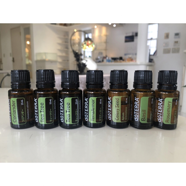 doTERRA(ドテラ)の【匿名発送】お悩み別！選べるドテラ　エッセンシャルオイル　アロマオイル　精油 コスメ/美容のリラクゼーション(エッセンシャルオイル（精油）)の商品写真