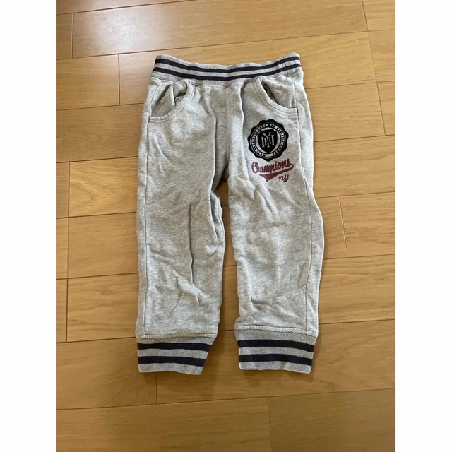 TOMMY HILFIGER(トミーヒルフィガー)のTommyHILFIGER パンツ　100 キッズ/ベビー/マタニティのキッズ服男の子用(90cm~)(パンツ/スパッツ)の商品写真