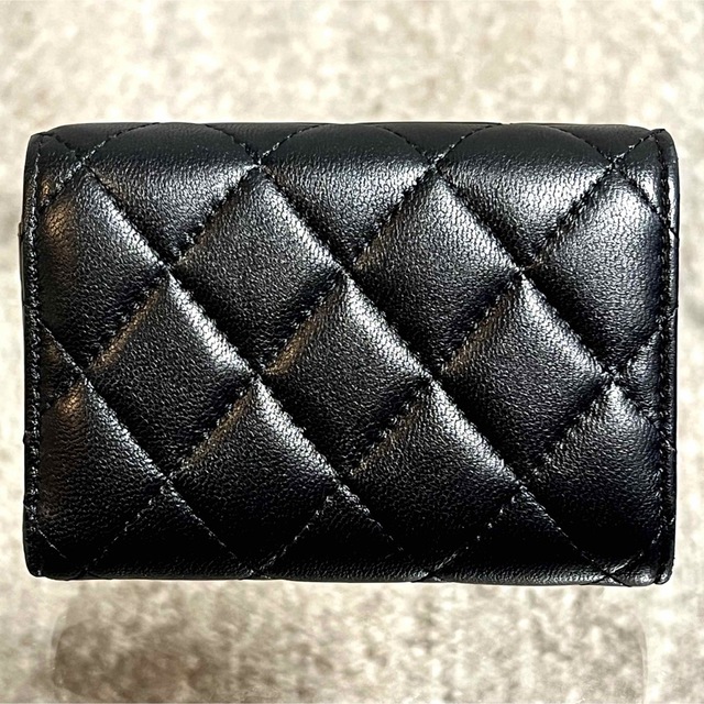 CHANEL(シャネル)の【CHANEL】クラシック スモール フラップ ウォレット ブラック レディースのファッション小物(財布)の商品写真