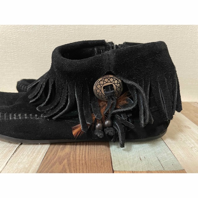Minnetonka(ミネトンカ)のミネトンカ フリンジショートブーツ6(23cm程度) レディースの靴/シューズ(ブーツ)の商品写真