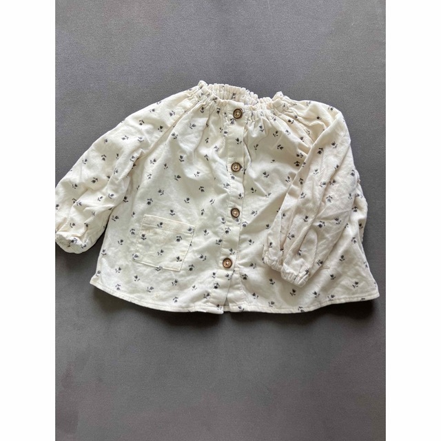 ZARA KIDS(ザラキッズ)のZARA baby ZARA kids 花柄　ボタンブラウス キッズ/ベビー/マタニティのベビー服(~85cm)(シャツ/カットソー)の商品写真