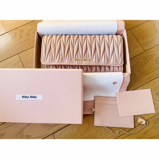 全ての miumiu - MIUMIU 長財布 箱付き 財布 - electmcshane.com