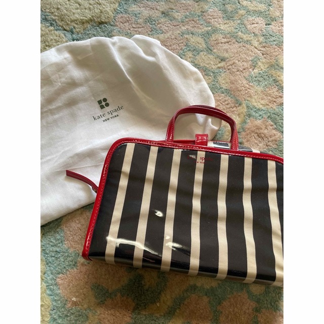 kate spade new york(ケイトスペードニューヨーク)の保存袋に小さなシミあり！ケイトスペード⭐︎ビニール　バニティバッグ⭐︎ レディースのファッション小物(ポーチ)の商品写真