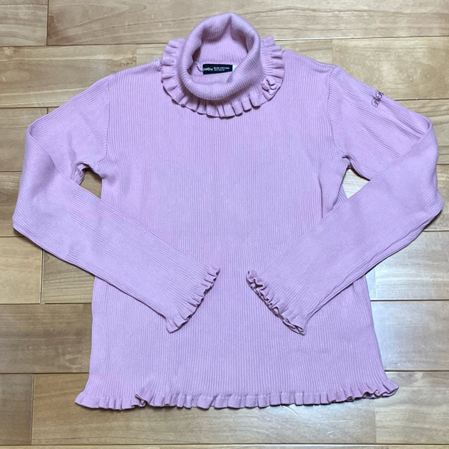 BeBe(ベベ)のＢｅＢｅ　タートルネックニット　140㎝ キッズ/ベビー/マタニティのキッズ服女の子用(90cm~)(ニット)の商品写真