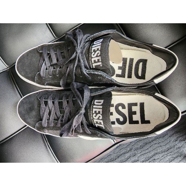 DIESEL(ディーゼル)のDIESEL ローカット　スニーカー　黒／白　28.5ｃｍ メンズの靴/シューズ(スニーカー)の商品写真