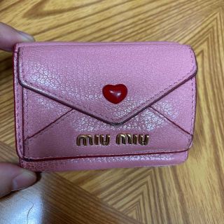 ミュウミュウ(miumiu)のmiumiu 三つ折り財布　ウォレット　ハート(財布)