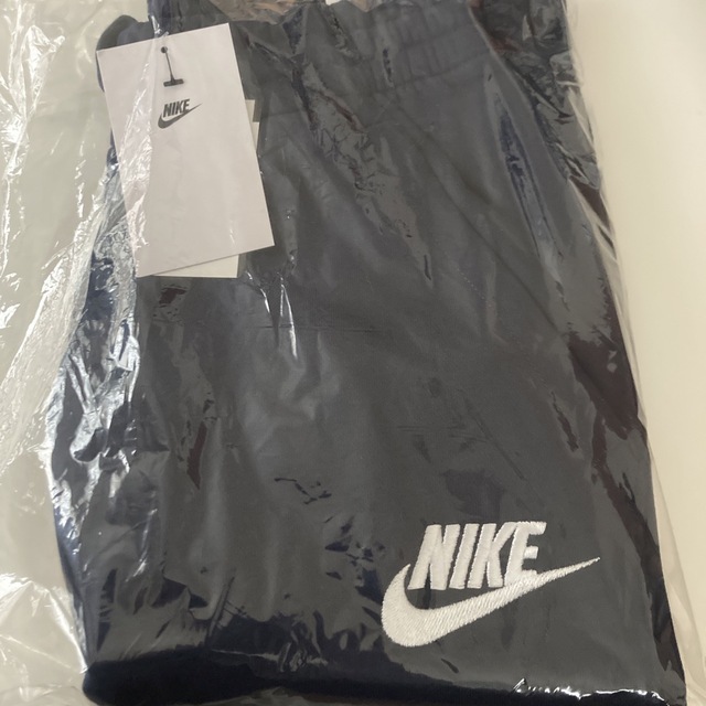 NIKE(ナイキ)の新品 NIKE パンツ 160cm ネイビー 裏フリース スウェットパンツ キッズ/ベビー/マタニティのキッズ服男の子用(90cm~)(パンツ/スパッツ)の商品写真