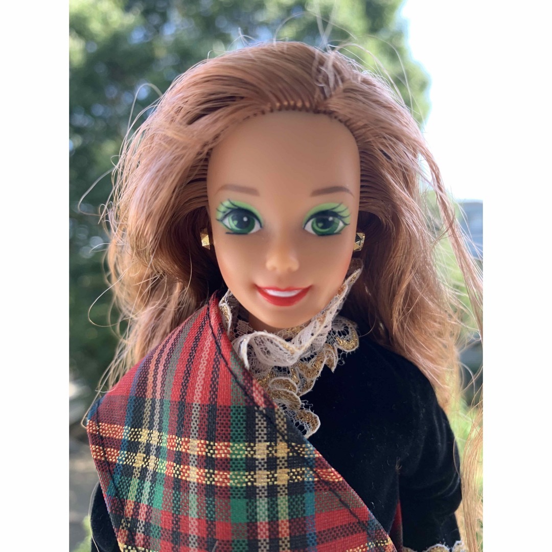 Barbie(バービー)のBarbie バービー人形　世界旅行　スコットランド　マテル社　1990年　衣装 エンタメ/ホビーのおもちゃ/ぬいぐるみ(キャラクターグッズ)の商品写真