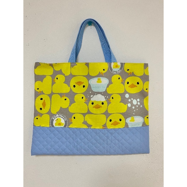 ハンドメイド　ぷかぷかアヒルのレッスンバッグ　絵本バッグ　アヒル　入園グッズ　通 ハンドメイドのキッズ/ベビー(バッグ/レッスンバッグ)の商品写真