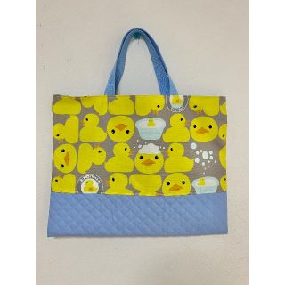 ハンドメイド　ぷかぷかアヒルのレッスンバッグ　絵本バッグ　アヒル　入園グッズ　通(バッグ/レッスンバッグ)