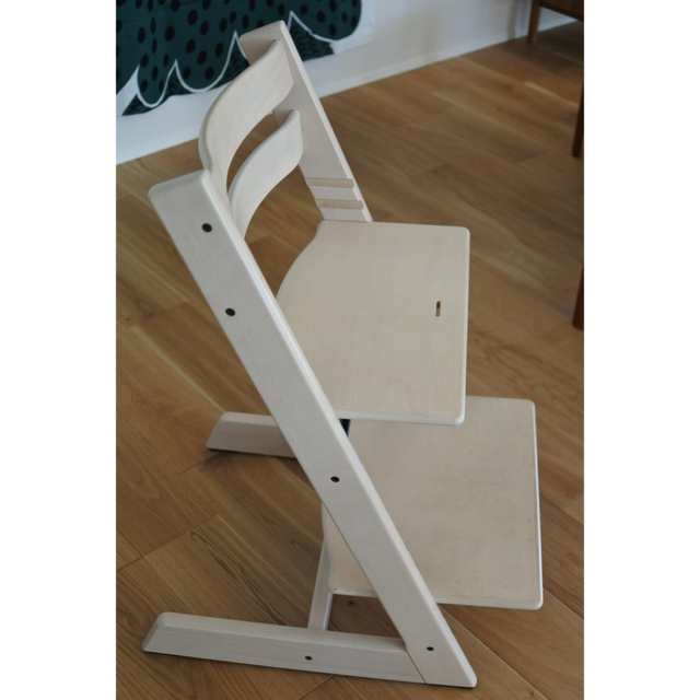 Stokke(ストッケ)のSTOKKE ストッケ トリップトラップチェア ホワイトウォッシュ キッズ/ベビー/マタニティの寝具/家具(その他)の商品写真