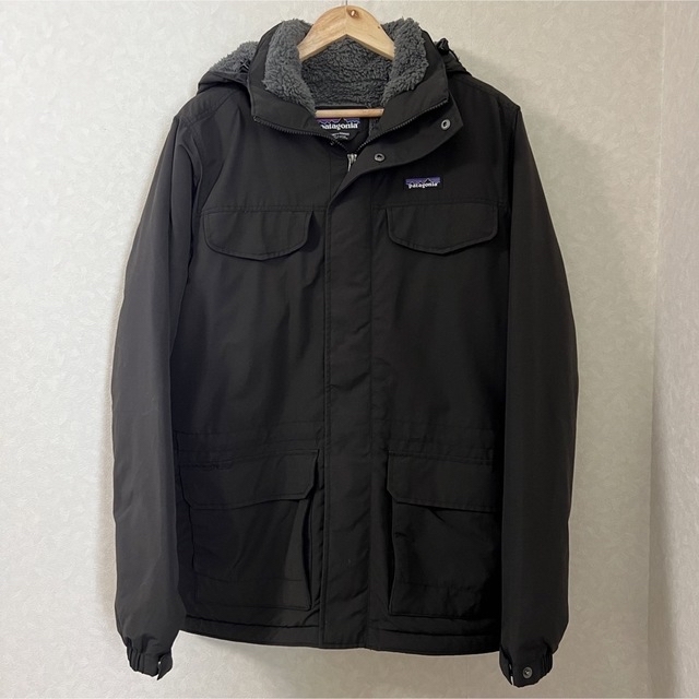 patagonia(パタゴニア)の【試着のみ】パタゴニア　イスマスパーカー　Mサイズ　ブラック メンズのジャケット/アウター(マウンテンパーカー)の商品写真