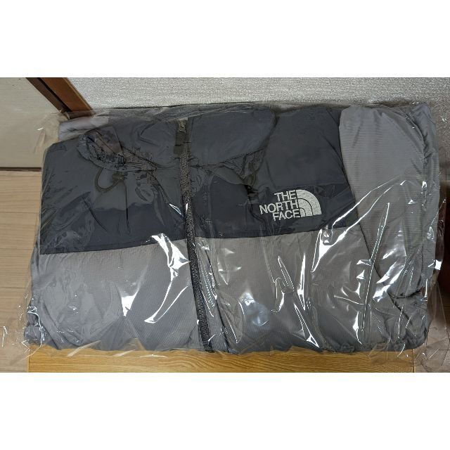 THE NORTH FACE(ザノースフェイス)のタグ付き新品 ザ ノースフェイス ヌプシジャケット 2022AW グレー XL メンズのジャケット/アウター(ダウンジャケット)の商品写真