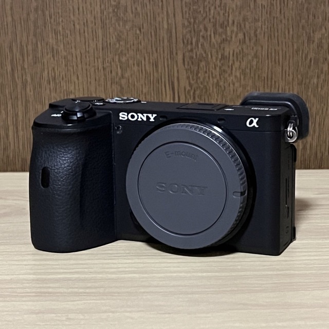 SONY(ソニー)のSONY α6600 美品の中古になります。 スマホ/家電/カメラのカメラ(ミラーレス一眼)の商品写真