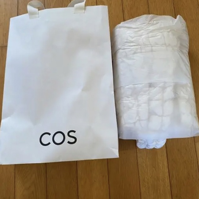 【期間限定値下げ‼️】COS キルティングバッグ　新品未使用品 2