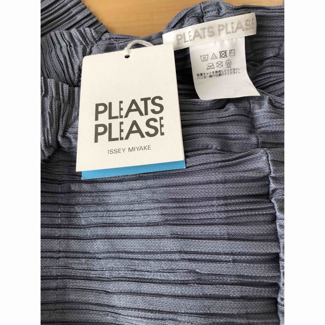 PLEATS PLEASE ISSEY MIYAKE(プリーツプリーズイッセイミヤケ)のプリーツプリーズ　イッセイミヤケ　パンツ　ボトム　size3 変形 レディースのパンツ(カジュアルパンツ)の商品写真