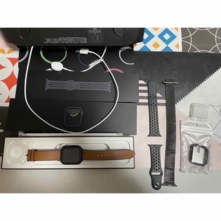 アップルウォッチ(Apple Watch)のApple Watch SE NIKE（GPSモデル）- 44mmスペースグレイ(腕時計(デジタル))