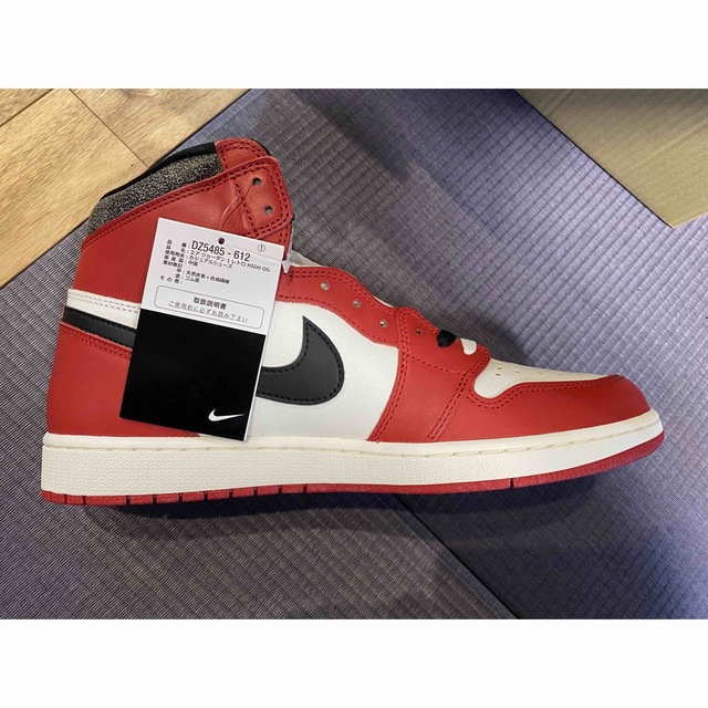 NIKE(ナイキ)のNIKE AIR JORDAN 1 RETRO HIGH OG CHICAGO メンズの靴/シューズ(スニーカー)の商品写真