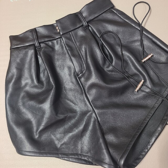 MELT THE LADY 21 leather like short pant 4