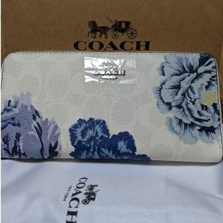 コーチ(COACH)のCOACH  長財布　白系シグネチャー青い花柄模様(財布)