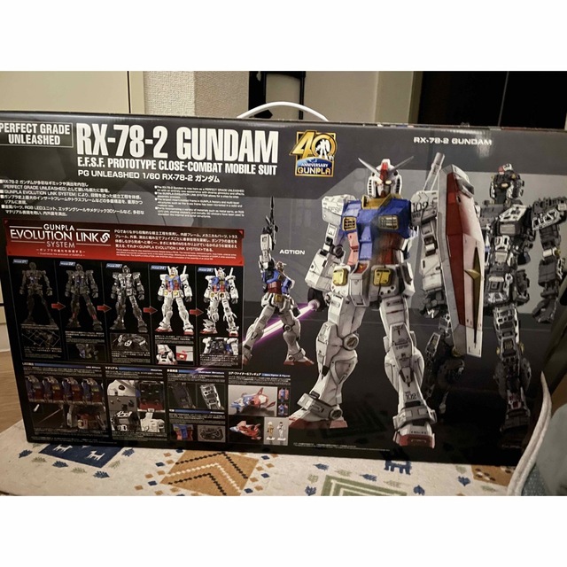 BANDAI(バンダイ)のPG UNLEASHED 機動戦士ガンダム RX-78-2 ガンダム 1/60  エンタメ/ホビーのおもちゃ/ぬいぐるみ(模型/プラモデル)の商品写真