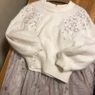 スナイデル(SNIDEL)のsnidel ラメ刺繍ニット　白(ニット/セーター)