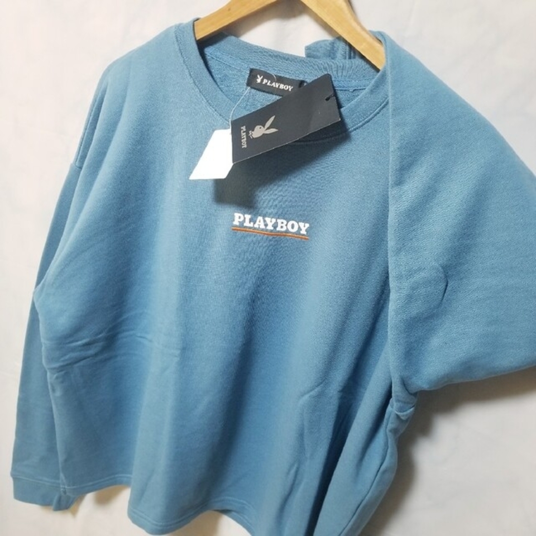 PLAYBOY(プレイボーイ)の新品　PLAYBOY　プレイボーイ　スウェット　レディース　濃い水色　Lサイズ レディースのトップス(トレーナー/スウェット)の商品写真