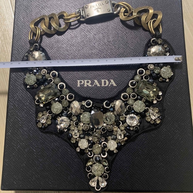 PRADA(プラダ)の最安セール中！未使用　プラダ　ビジュー　カラーストーン　ネックレス レディースのアクセサリー(ネックレス)の商品写真