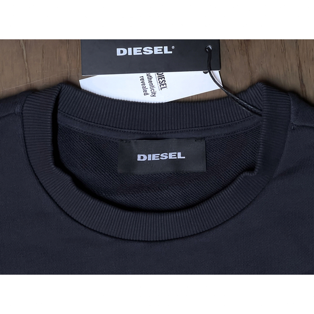 DIESEL(ディーゼル)のDIESEL  新品未使用　Lサイズ　スウェット　トレーナー　紺　ディーゼル メンズのトップス(スウェット)の商品写真