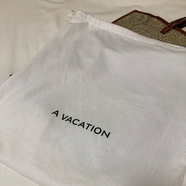 A VACATION ペイズリー柄トート