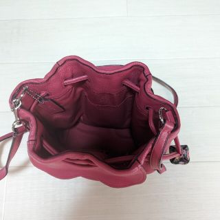 COACH - 【最終売切価格❗】コーチショルダーバック ストロベリー