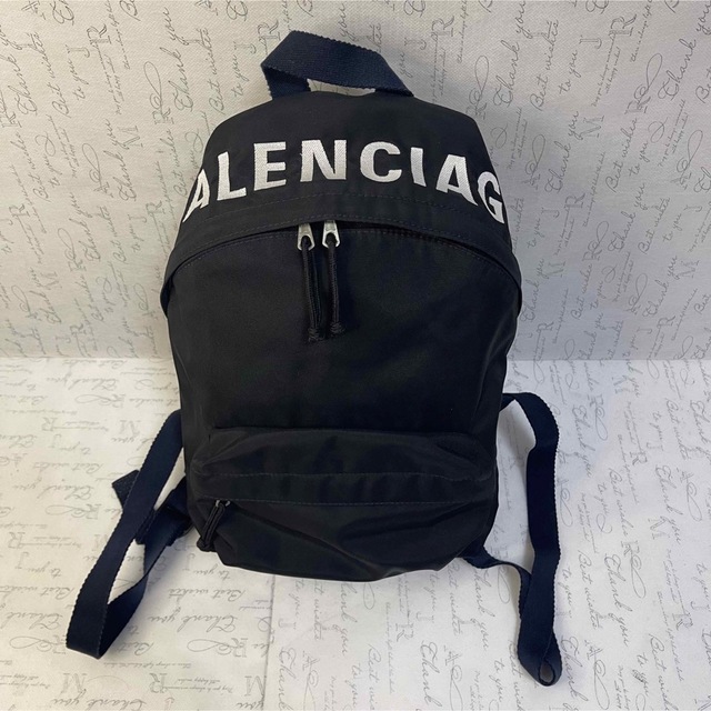 BALENCIAGA BAG(バレンシアガバッグ)の BALENCIAGA　バレンシアガ リュック　刺繍ロゴ ブラック レディースのバッグ(リュック/バックパック)の商品写真