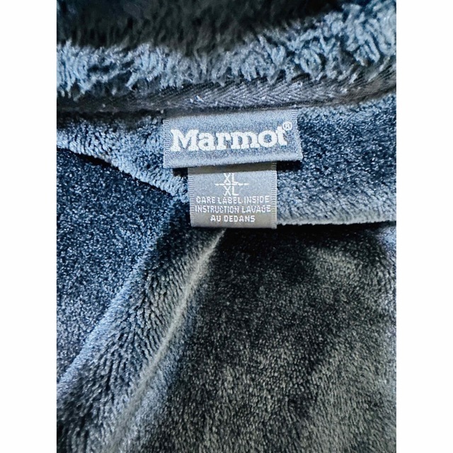 MARMOT(マーモット)のマーモット　Marmot フリースジャケット　ブラック　XLサイズ　美品 メンズのジャケット/アウター(ダウンジャケット)の商品写真