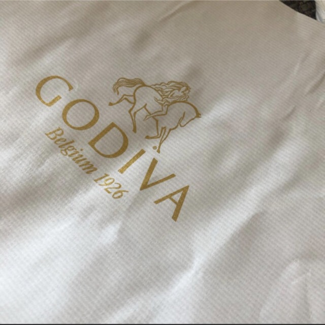 GODIVA(ゴディバ)のGODIVA ショップ袋 紙袋　袋　ゴディバ　バレンタイン レディースのバッグ(ショップ袋)の商品写真