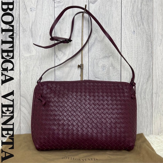 4cmショルダー極美品◎イタリア製 BOTTEGA VENETA ボッテガヴェネタ 696920 パンチ ラバー ショルダーバッグ 巾着付き ホワイト×グリーン