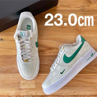 ナイキ(NIKE)の23.0㎝ NIKE エアフォース1 07 SE ナイキ AIRFORCE1(スニーカー)