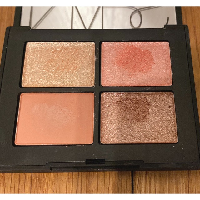 NARS クワッドアイシャドー 01801 ORGASM