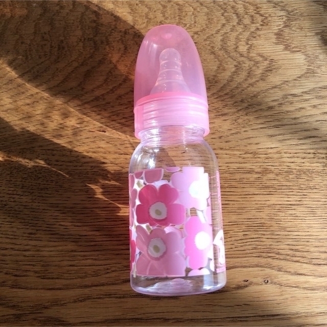 美品 マリメッコ 哺乳瓶 200ml 赤 注目ブランド