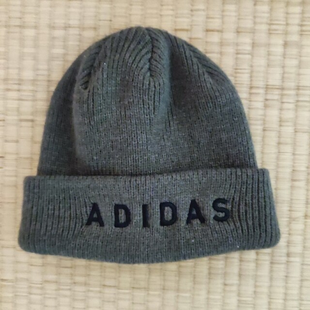 adidas(アディダス)のadidas　ニット帽子 メンズの帽子(ニット帽/ビーニー)の商品写真