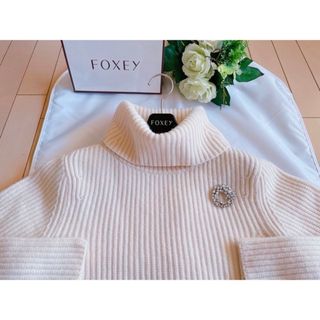 FOXEY - FOXEY 2020年ラッフルテールセーター希少42極美品 Reneの通販 ...